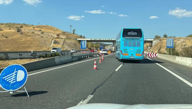 Estos cortes y desvíos al inicio del viaducto son constantes