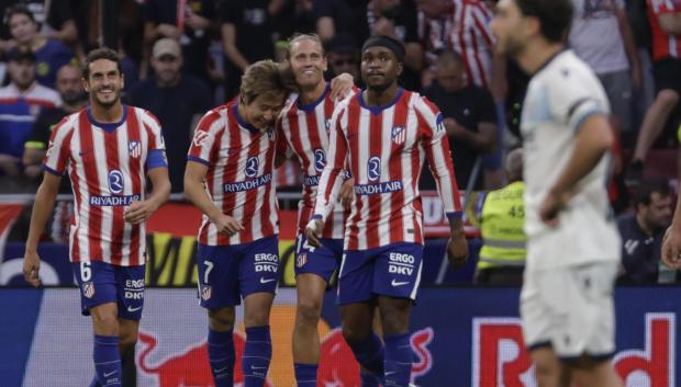 MADRID, 16/09/2026.- El jugador del Atlético de Madrid Kang-in Lee (2i) celebra con sus compañeros tras marcar el 2-0 durante el partido de la jornada 6 de LaLiga entre el Atlético de Madrid y Osasuna, este miércoles en el Riyadh Air Metropolitan. EFE/ Juanjo Martín