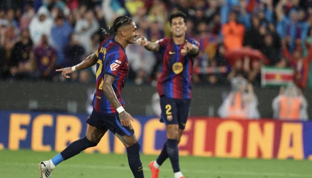 Raphinha celebra el 4-1 ante el Racing