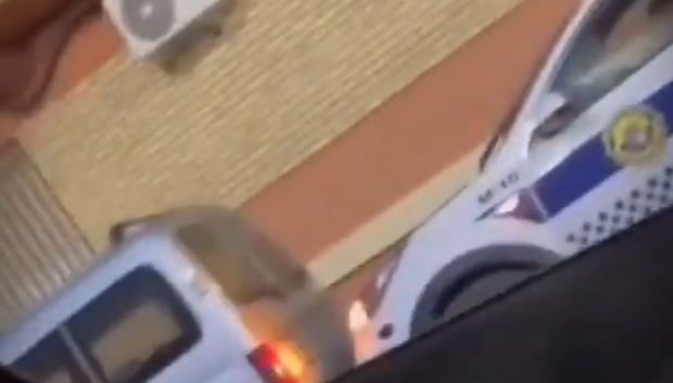 El coche choca dos veces con la furgoneta