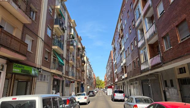 Calle Camelias, donde se encuentra en patio interior en el que estaba la piscina 'ilegal'