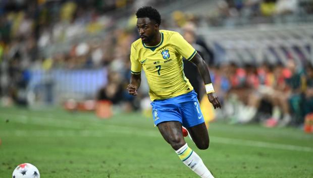 Vinicius controla un balón durante un partido amistoso frente a Australia