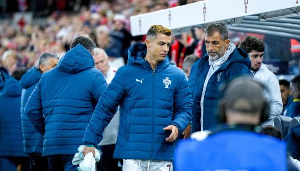 Cristiano Ronaldo, dirección al banquillo en el Noruega - Portugal
