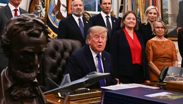 Donald Trump en el Despacho Oval de la Casa Blanca