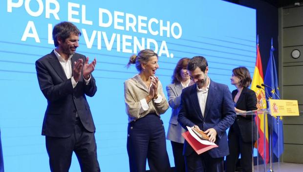 El ministro de Cultura, Ernest Urtasun; la vicepresidenta segunda del Gobierno de España y Ministra de Trabajo y Economía Social, Yolanda Díaz; el ministro de Derechos Sociales, Pablo Bustinduy; la ministra de Sanidad y portavoz de Más Madrid, Mónica García; y la ministra de Juventud e Infancia, Sira Rego (de izda a dcha),