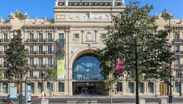 Exterior de Faro Santander