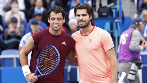 Carlos Alcaraz y Jaume Munar antes de las semifinales del ATP 500 de Tokio