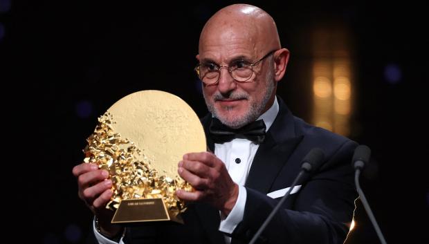 Luis de la Fuente recoge el premio a mejor entrenador del año 2026