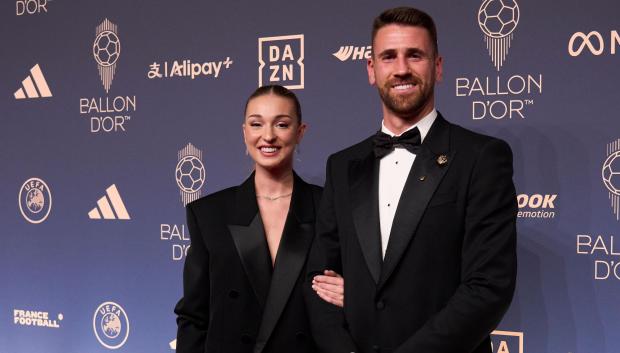 RESTRICTED TO EDITORIAL USE
Mandatory Credit: Photo by Jose Breton/NurPhoto/Shutterstock (17236902ew)
LONDON, ENGLAND - OCTOBER 26: Unai Simon goalkeeper of Athletic Club and Spain with his girlfriend attends the 70th Ballon D'Or Ceremony at Palladium Theatre on October 26, 2026 in London, England.
70th Ballon D'Or Ceremony - Arrivals, London, United Kingdom - 26 Oct 2026 *** Local Caption *** .