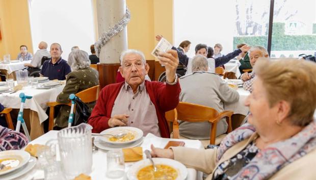 Los españoles prefieren no acudir a una residencia si son autónomos