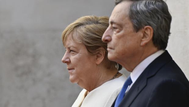 Mario Draghi y Angela Merkel