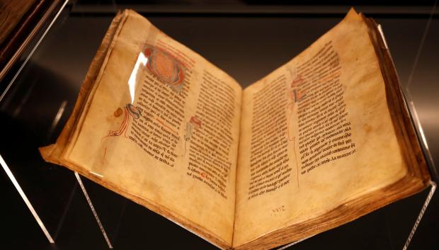 Una de las obras que forman parte de la exposición "Los libros del rey Sabio. VIII centenario del nacimiento de Alfonso X (1221-2021)", que la Biblioteca Nacional organiza con motivo del octavo centenario del nacimiento del rey Alfonso X