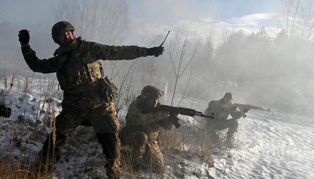 Tropas ucranianas durante un ejercicio militar
