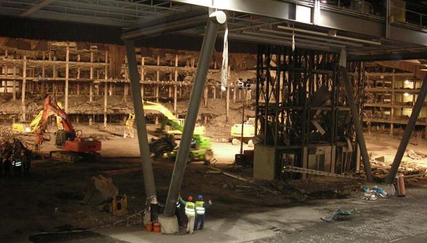 Párking de la T4 (Madrid-Barajas) días después del atentado de ETA del 30 de diciembre de 2006