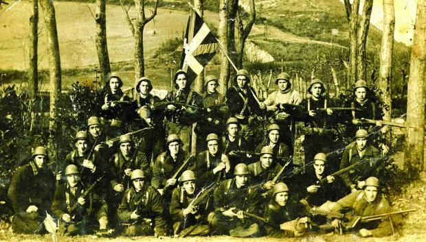 Soldados vascos del Batallón Amaiur - del Eusko Gudarostea (ejército vasco) - 1937