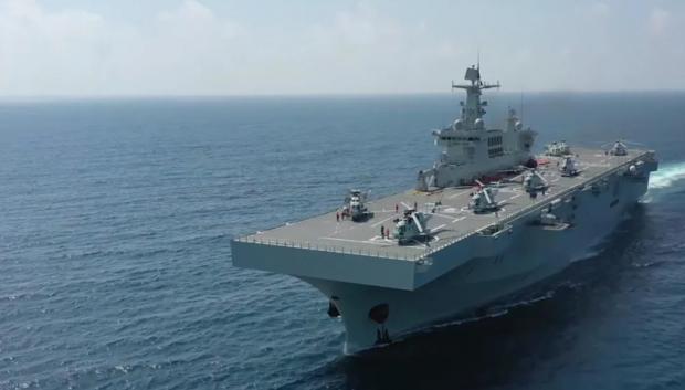 Nuevo barco de desembarco anfibio del ejército chino