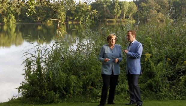 Angela Merkel junto al -por entonces- presidente ruso, Dmitry Medvedev, en un encuentro en Hanover en 2011
