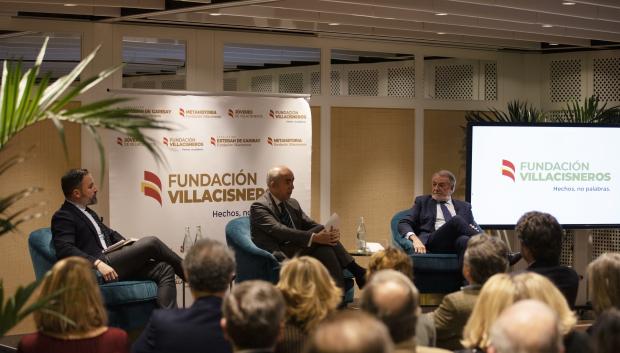 Francisco Rosell, director de El Mundo, ha moderado el debate entre los dos expolíticos del Partido Popular
