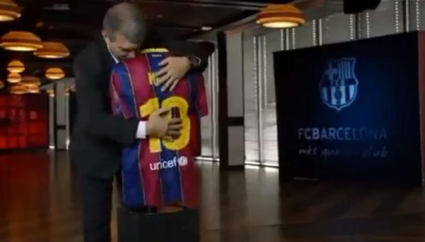 Captura del video de campaña de Laporta en el que aseguraba que renovaría a Messi