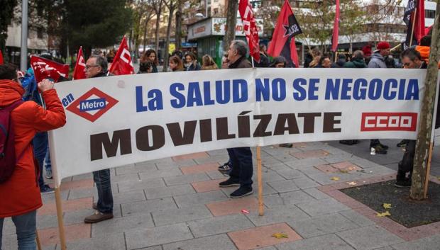 Vista de una concentración de apoyo a los trabajadores de Metro de Madrid frente a la sede de los juzgados de Plaza de Castilla, en 2019