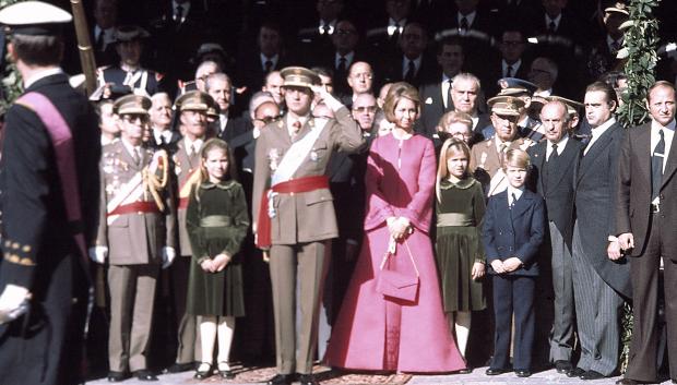 Juan Carlos I durante el acto de juramento Constitucional donde es proclamado Rey de España