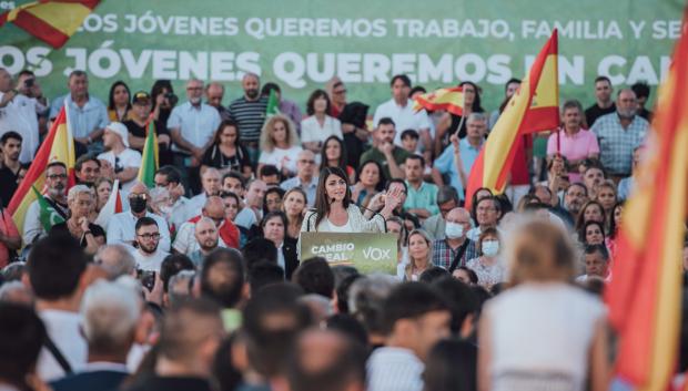 Macarena Olona, la candidata de Vox, durante un discurso en Málaga el pasado viernes