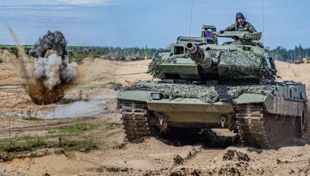Ejército de Tierra: potente demostración de fuego con los obuses M-109 ante los aliados de la OTAN