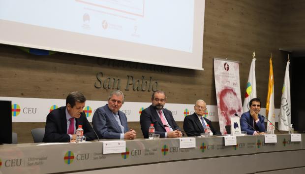 Los intervinientes en la presentación del libro de Navarro-Valls en el CEU de Madrid