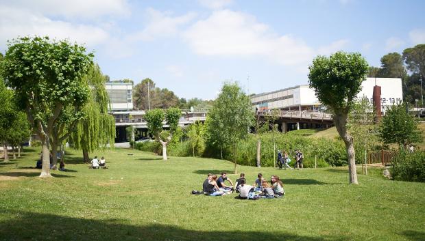 El campus de la Universidad Autónoma de Barcelona, que ha sido elegida como la mejor institución universitaria de España en la edición de 2023 del ranking QS