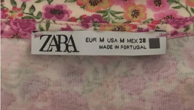 Etiqueta de una camiseta de Zara