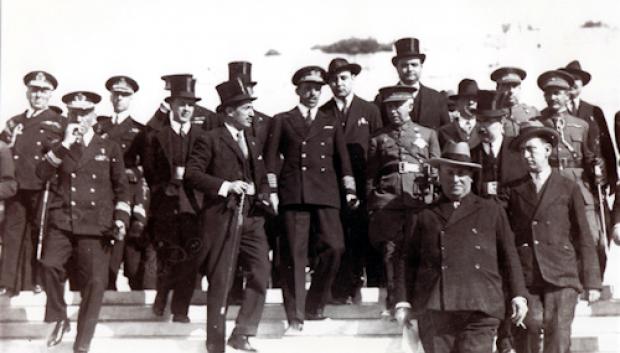 Alfonso XIII, Primo de Rivera y Alfonso Torres en la inauguración del Monumento a los Héroes de la Guerra de Cuba