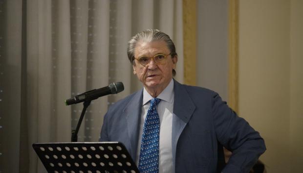 Iñigo Gómez-Pineda, presidente de la Fundación Villacisneros, durante su intervención en el acto