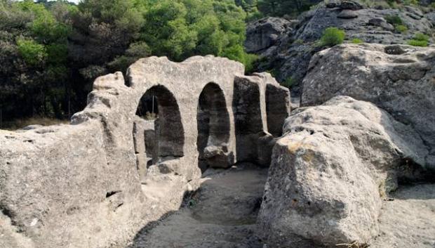Ruinas de Bobastro, el conjunto rupestre del siglo IX más importante de toda Málaga