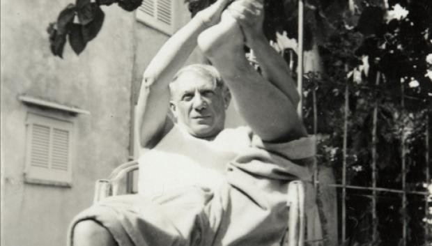 Dora Maar. 'Pablo Picasso en su sillón', Mougins, verano de 1936