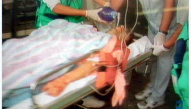 El concejal del PP de Ermua secuestrado por ETA es trasladado al Hospital Nuestra Señora de Aranzazu, tras recibir dos tiros. Horizontal. imagen de television