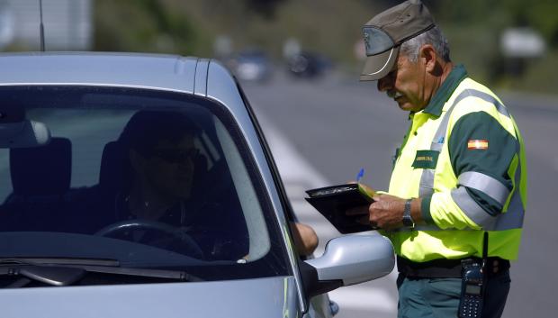 La validad del carnet de conducir digital es completa con la nueva Ley de Tráfico
