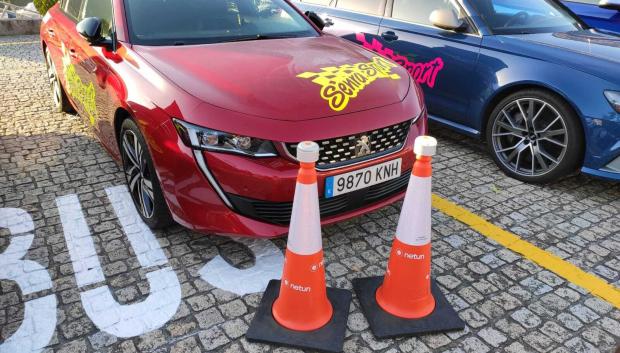 Imagen de los conos inteligentes usados en la prueba ciclista de Galicia