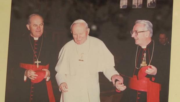 Fotografía personal de Jozef Tomko con Juan Pablo II