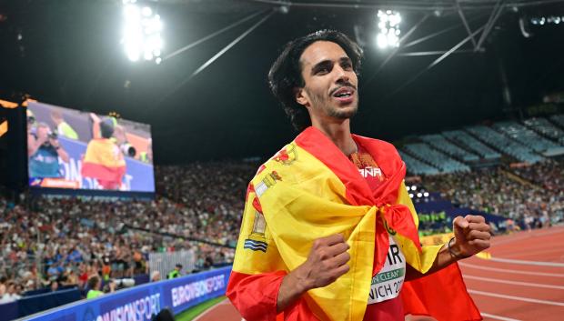 Mohamed Katir, con la bandera de España que siempre luce con orgullo