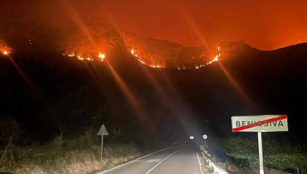 Imagen tomada por uno de los testigos del incendio de Vall d'Ebo.