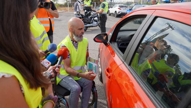 La Guardia Civil cuenta con la colaboración de la asociación de lesionados medulares