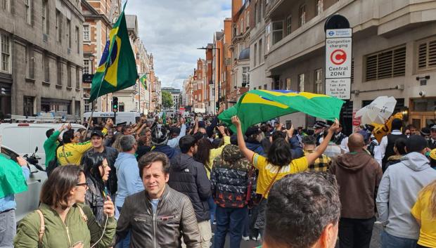 Simpatizantes del presidente brasileño Bolsonaro en Londres