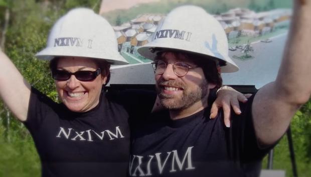 Los fundadores de la secta NXIVM, Keith Raniere y Nancy Salzman