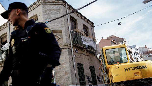 Policía Nacional en el edificio de La Hieguera