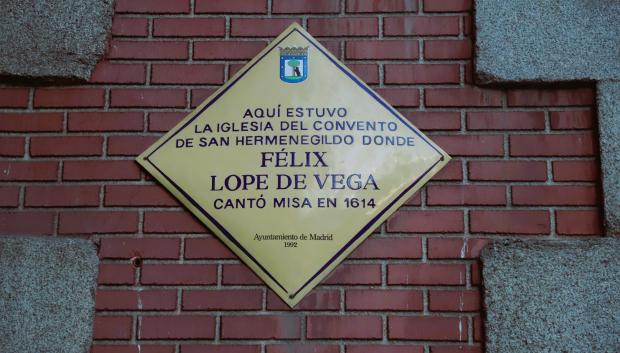 Placa conmemorativa de la primera misa de Lope de Vega
