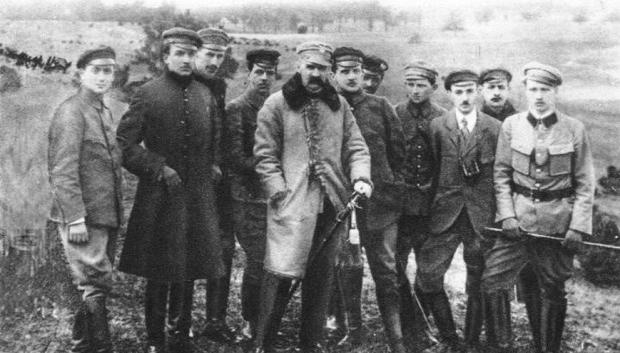 Józef Piłsudski con el Comando Supremo de la Organización Militar Polaca en 1917