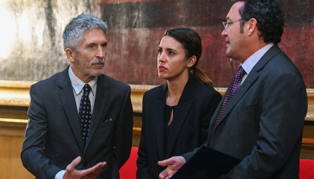 Montero y Grande-Marlaska junto al fiscal general del Estado