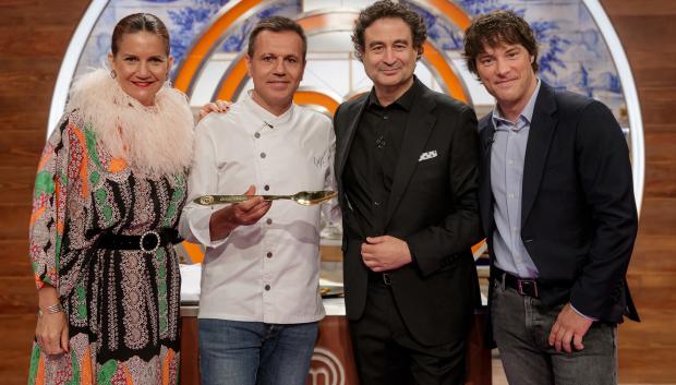 Los jueves de MasterChef Celebrity y el chef Oriol Castro, durante la final del reality culinario de TVE