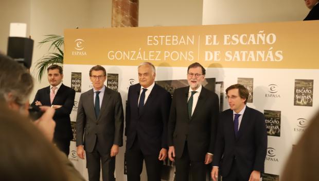 Alberto Núñez Feijóo, Mariano Rajoy y José Luis Martínez-Almeida asisten a la presentación del libro de Esteban González Pons
