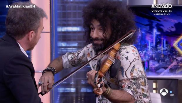 Motos y Malikian, en la primera vez del violinista en 'El Hormiguero'